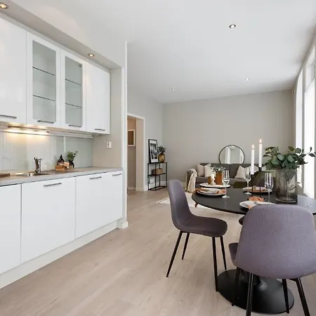 Attractive And Apartment *